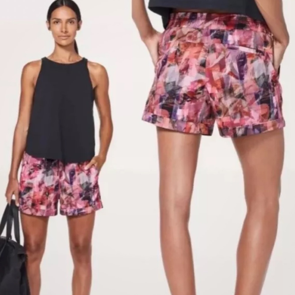 Lululemon spring breakaway four way stitch cuffed shorts sun dazed size 8